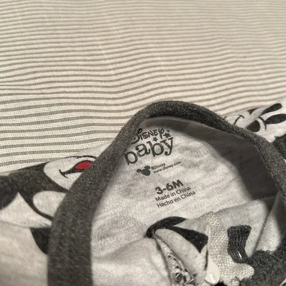 Disney baby 3-6 months pajamas - Picture 2 of 4